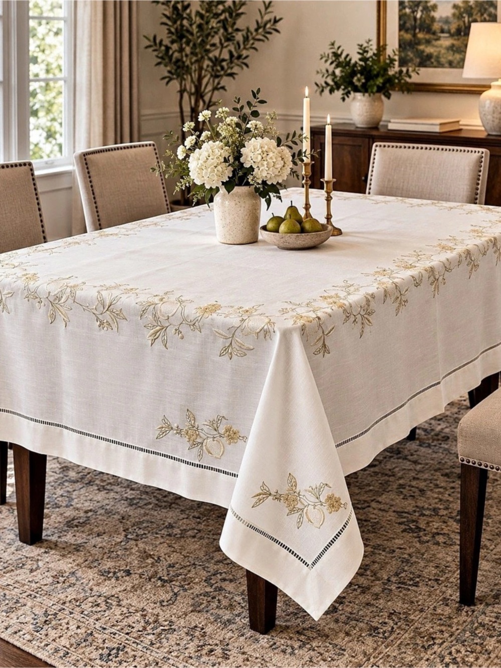 Floral Tablecloth Set in White & Gold